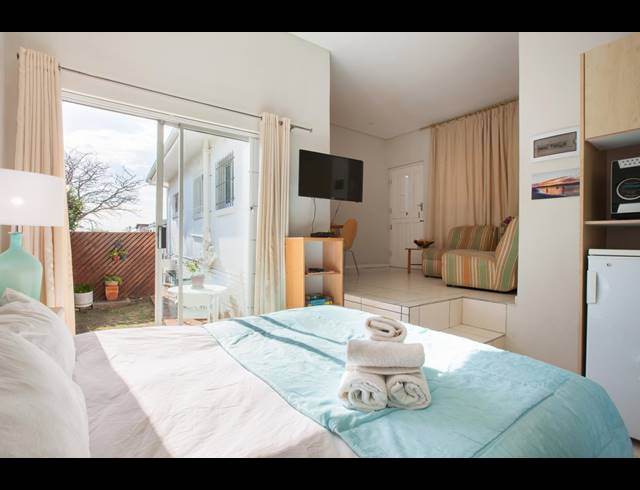 1 BEDROOM STUDIO APARTMENT TO LET IN VREDEHOEK